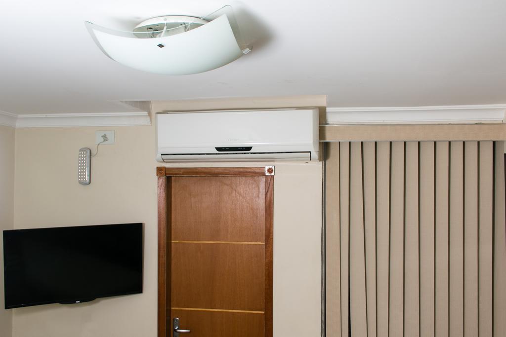 סאו פאולו Hotel Pousada Bonita - 150M Metro Paraiso E 1Km Do Inicio Av Paulista מראה חיצוני תמונה