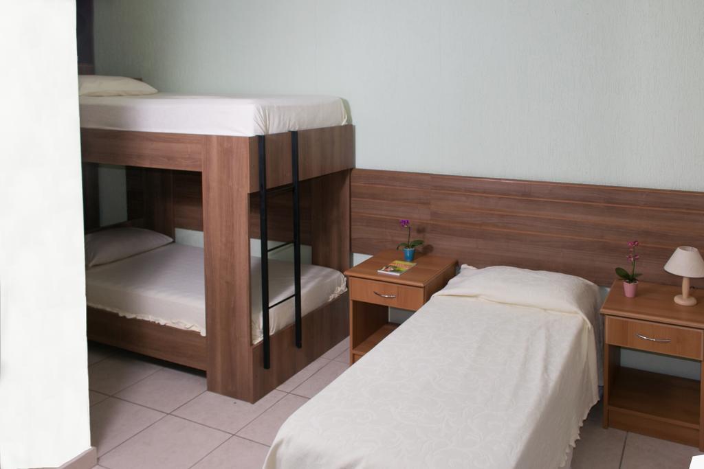 סאו פאולו Hotel Pousada Bonita - 150M Metro Paraiso E 1Km Do Inicio Av Paulista מראה חיצוני תמונה