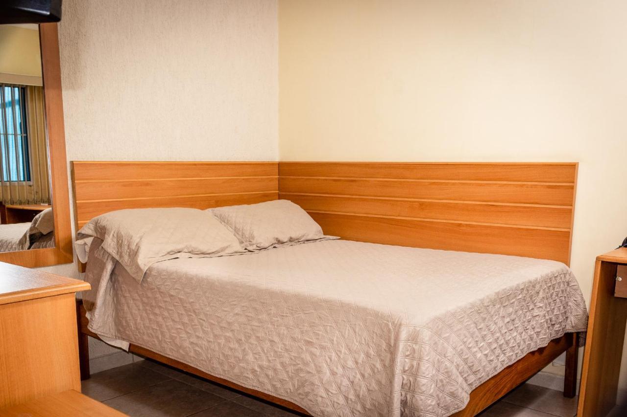 סאו פאולו Hotel Pousada Bonita - 150M Metro Paraiso E 1Km Do Inicio Av Paulista מראה חיצוני תמונה