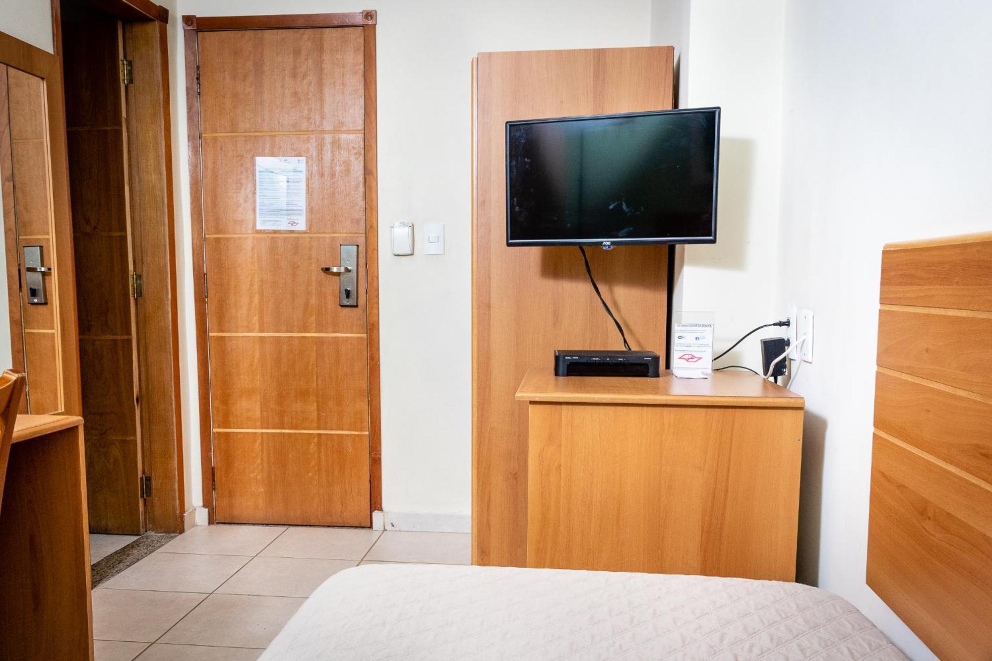 סאו פאולו Hotel Pousada Bonita - 150M Metro Paraiso E 1Km Do Inicio Av Paulista מראה חיצוני תמונה